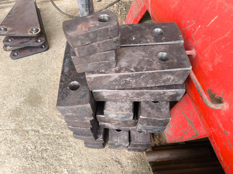 چکش آسیاب چکشی | Hammer Mill Hammer | چکش ضد سایش آسیاب | سورنا پردیس خاورمیانه